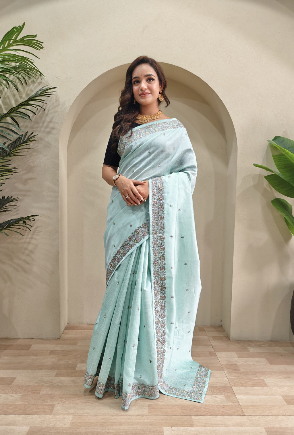 FABLOZ Pure loom Saree with Designer Embroidery with Designer Pallu and Border & Comes with Unstiched Blouse (Blouse As Shown In Vedio)