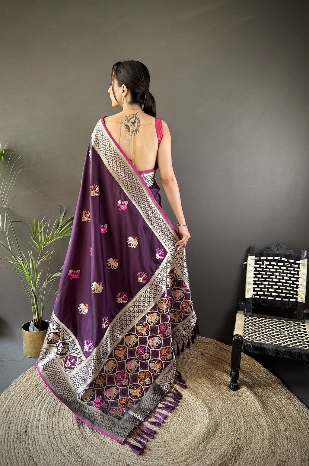 FABLOZ Super Soft Minakari Weaving Lichi Silk Saree with Rich Zari Border & Designer Pallu
